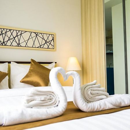 Azalea Suites Cikarang By Jayakarta Group Exterior photo