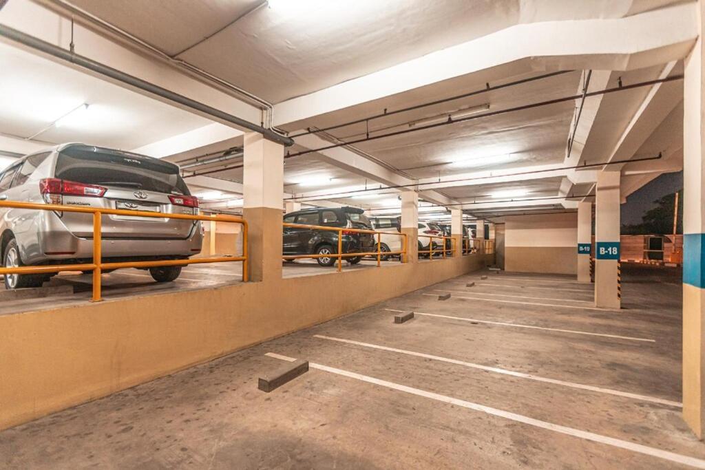 Azalea Suites Cikarang By Jayakarta Group Exterior photo